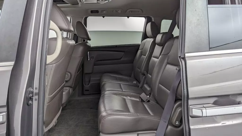 2014 Honda Odyssey EX-L - Photo 2