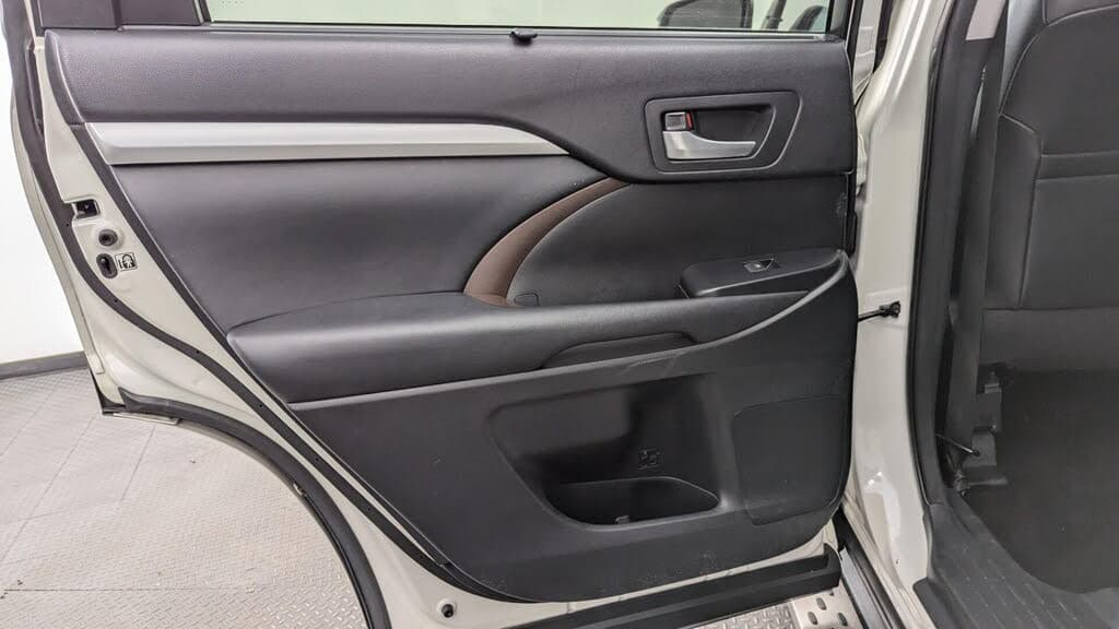 2015 Toyota Highlander XLE - Photo 4